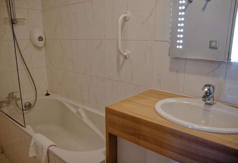 חדר סופריור לארבעה, Urban Jungle Hôtel Orleans