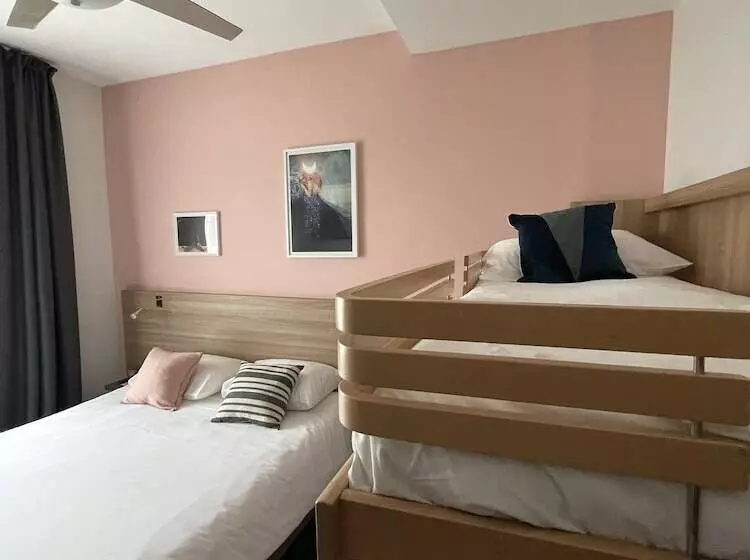 اتاق سوپریور چهار تخته, Urban Jungle Hôtel Orleans