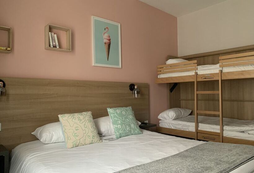 חדר סופריור לארבעה, Urban Jungle Hôtel Orleans