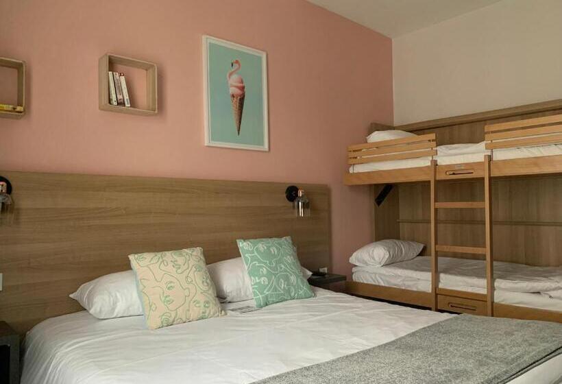 חדר סופריור לארבעה, Urban Jungle Hôtel Orleans