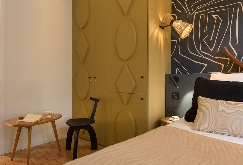 سوییت جونیور, Mihotel Tour Rose
