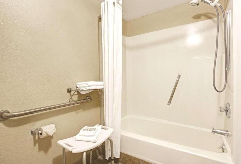 장애인을 위한 더블 침대 스탠다드 룸, Super 8 By Wyndham Shelby