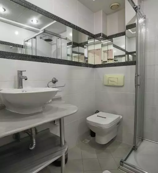 اتاق پریمیوم سه تخته, Celal Sultan Hotel Special Class