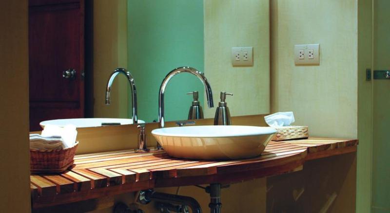 스탠다드 룸, De La Opera