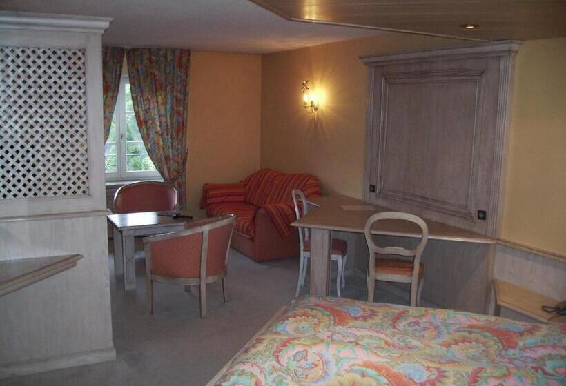 חדר סטנדרט לשלושה, Des Vosges