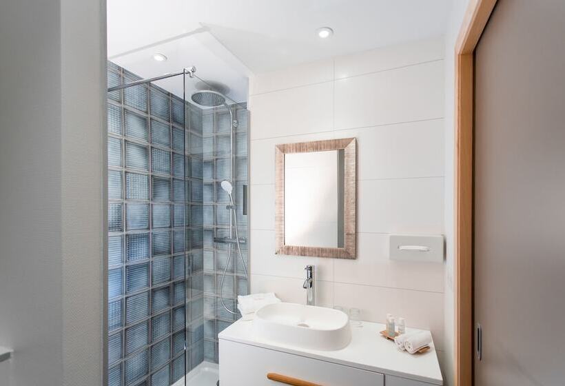 Номер Стандарт, Hôtel Le Rapp