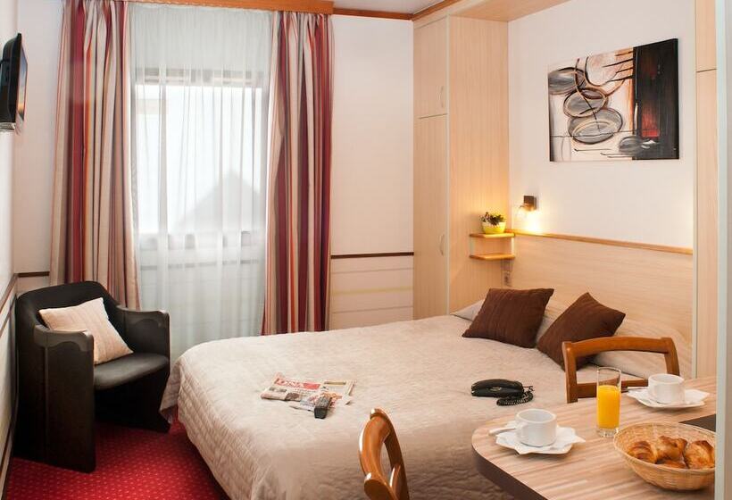 Номер Стандарт, Hôtel Le Rapp
