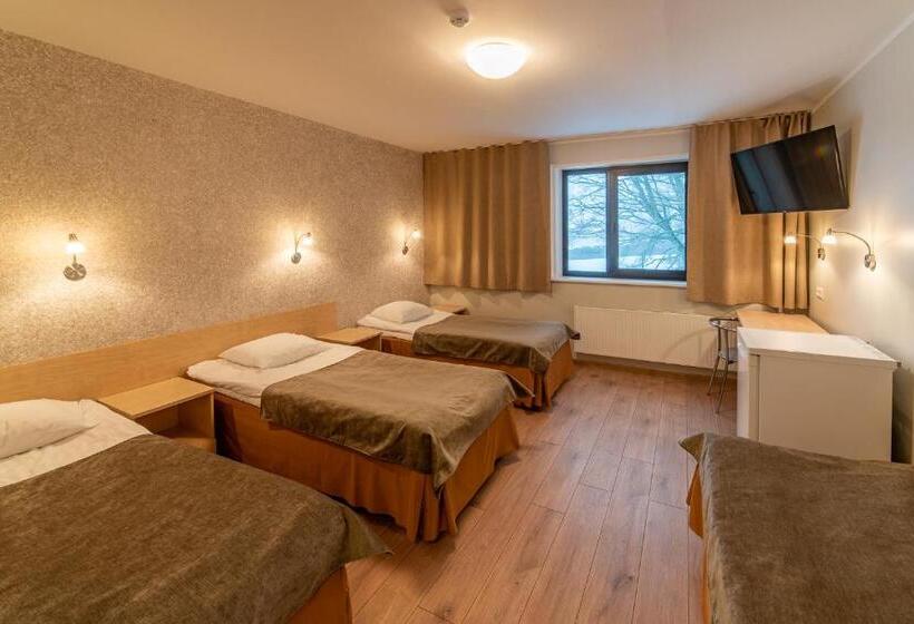 اتاق استاندارد سه نفره, Karupesa