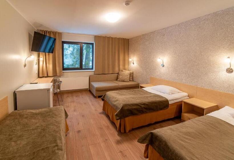 اتاق استاندارد سه نفره, Karupesa