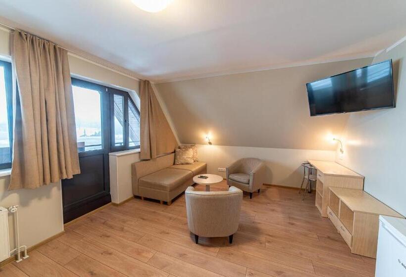 اتاق استاندارد سه نفره, Karupesa