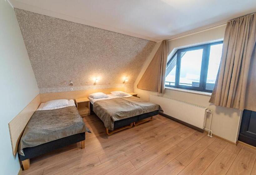 اتاق استاندارد سه نفره, Karupesa