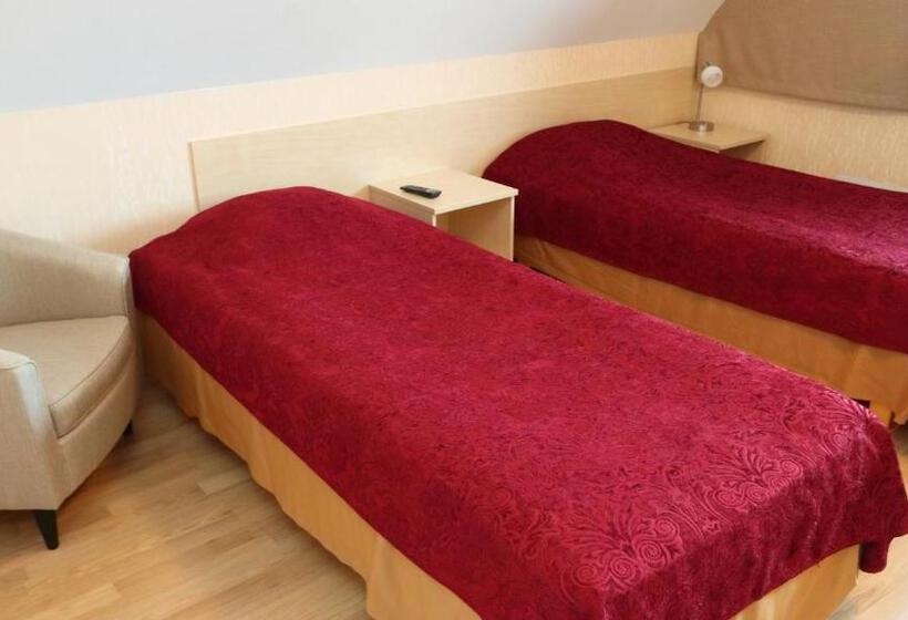 اتاق خانوادگی, Karupesa