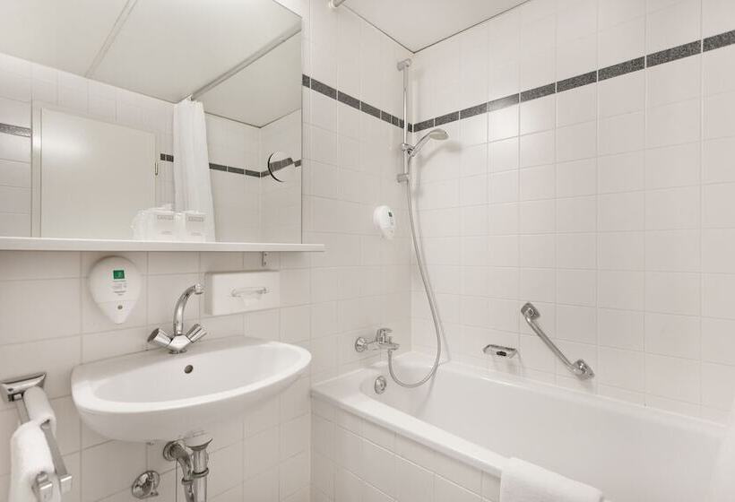 اتاق استاندارد, Kurfuerstendamm Berlin