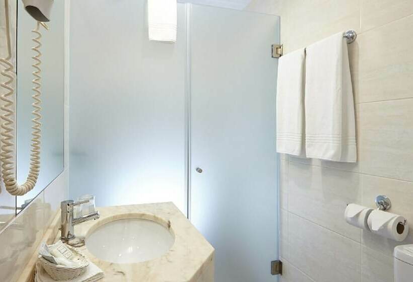 اتاق سوپریور, Madeira