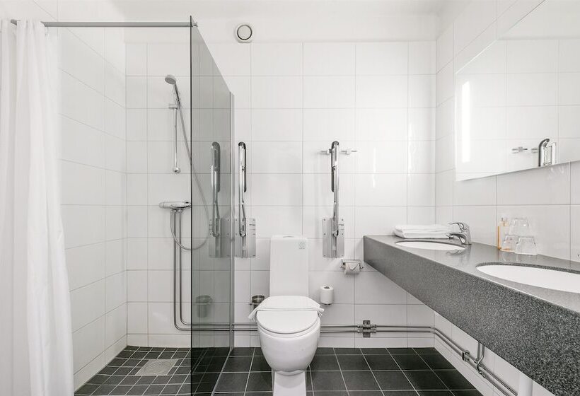 ファミリールーム, Centric