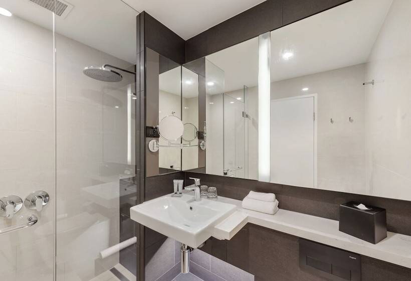 غرفة سوبيريور, The Grace