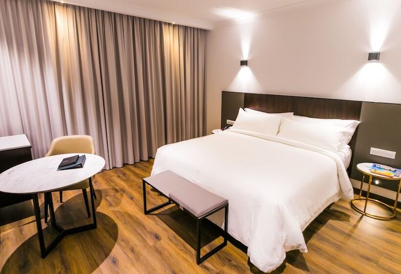 غرفة سوبيريور, The Grace