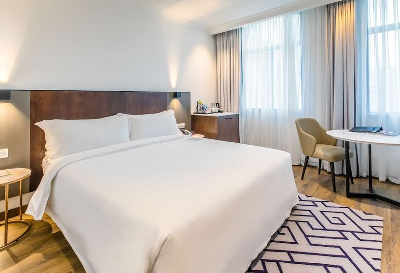 غرفة سوبيريور, The Grace