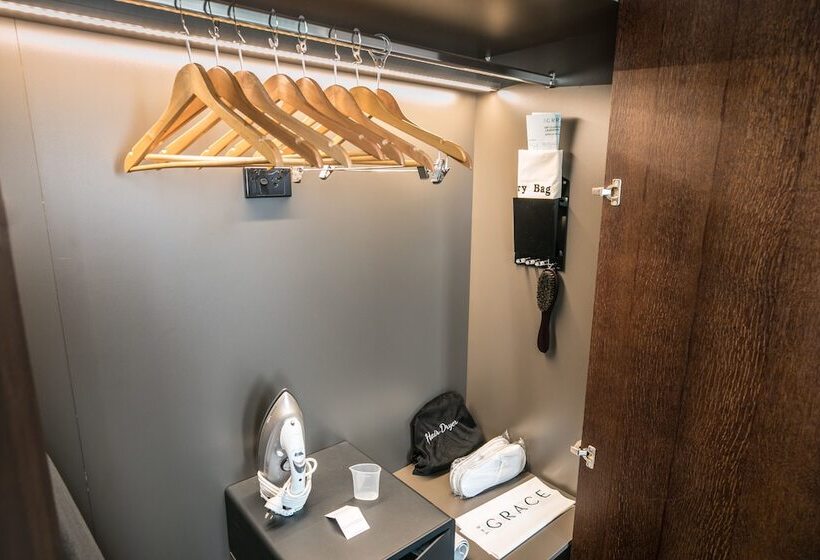 غرفة ديلوكس, The Grace