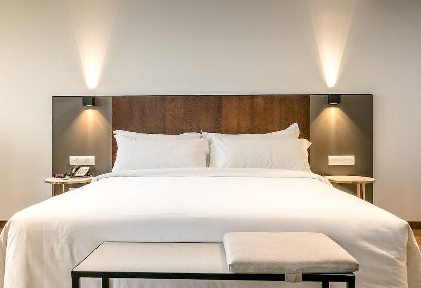 غرفة ديلوكس, The Grace