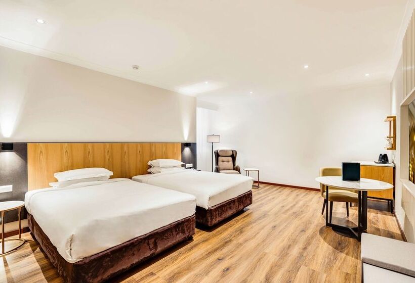 غرفة ديلوكس, The Grace