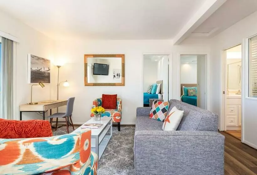 سوئیت پنت هاوس, The Sea View Inn At The Beach