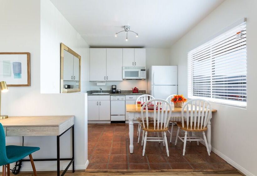 جناح إدارى, The Sea View Inn At The Beach