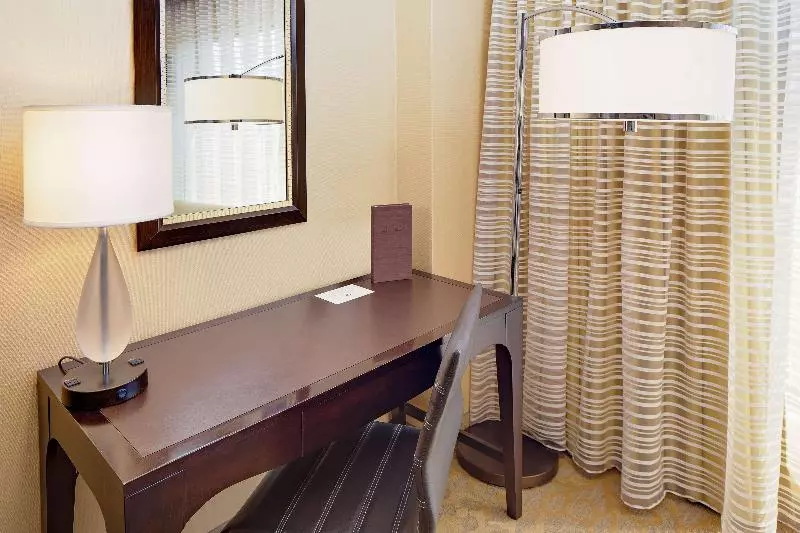 اتاق استاندارد برای معلولان, Loews Coronado Bay Resort
