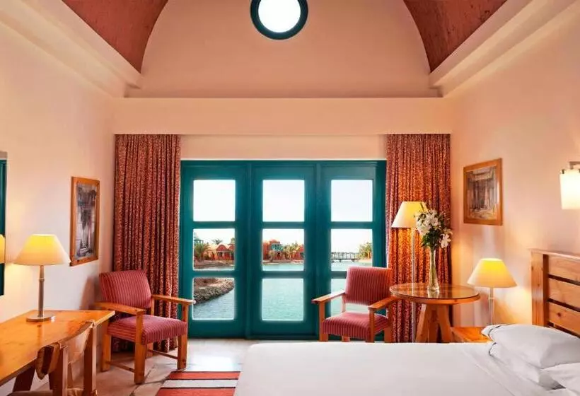 キングサイズベッドのクラシックルーム, Sheraton Miramar Resort El Gouna
