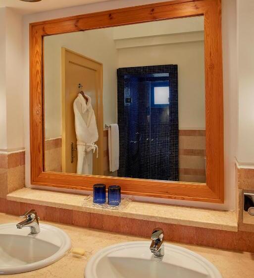 غرفة كلاسيكية مطلّة علي البحيرة, Sheraton Miramar Resort El Gouna