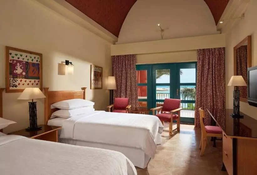 キングサイズベッドのスタンダードルーム, Sheraton Miramar Resort El Gouna