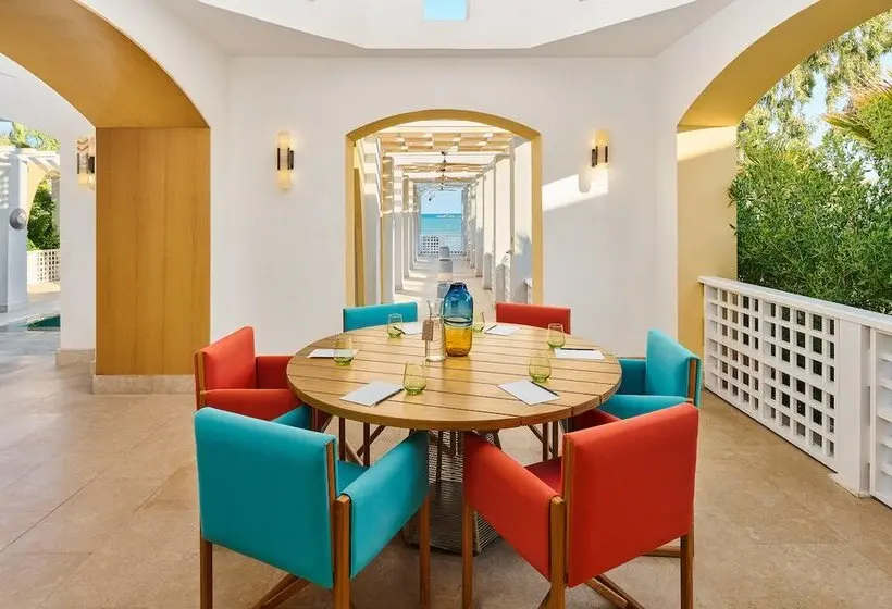 سوئیت ریاست جمهوری سه خوابه, Sheraton Miramar Resort El Gouna