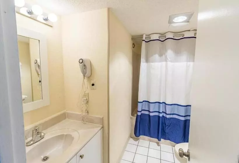 Deluxe Studio, Yachtsman Oceanfront Resort