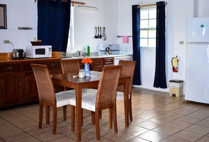 سوییت با چشمانداز دریا, Catamaran Hotel Marina