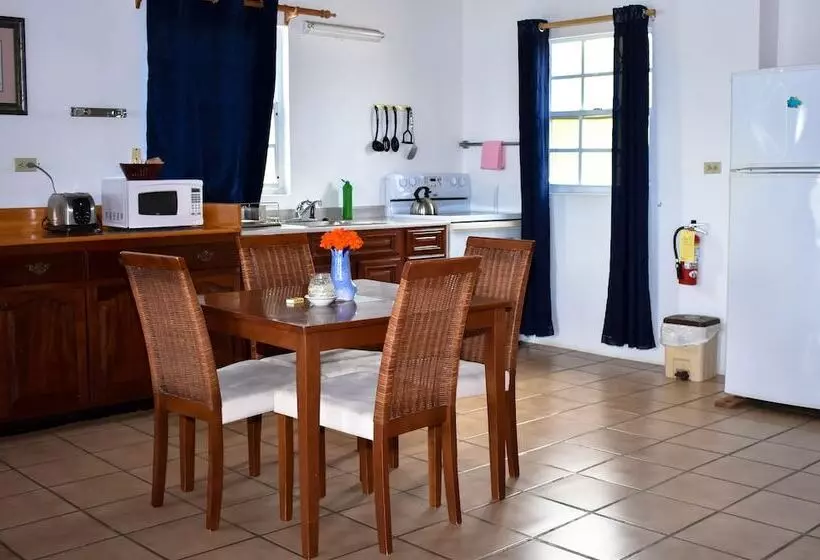 سوییت با چشمانداز دریا, Catamaran Hotel Marina