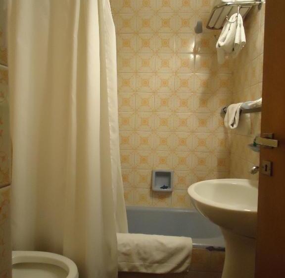 חדר סטנדרט לשלושה, Gran Hotel Continental