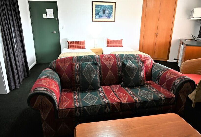 חדר משפחתי, Grand Country Lodge Motel