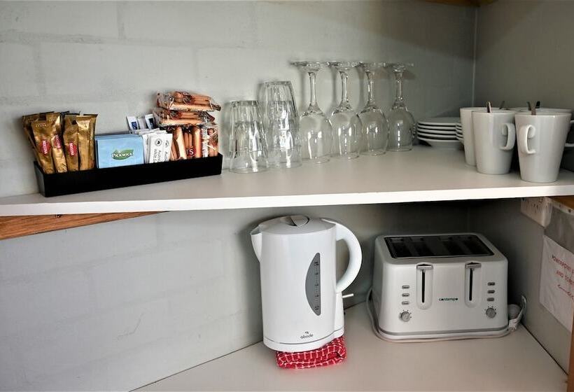 חדר משפחתי, Grand Country Lodge Motel