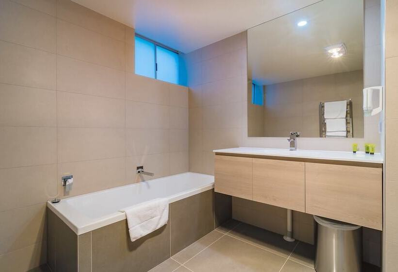 جناح, Argosy Motor Inn