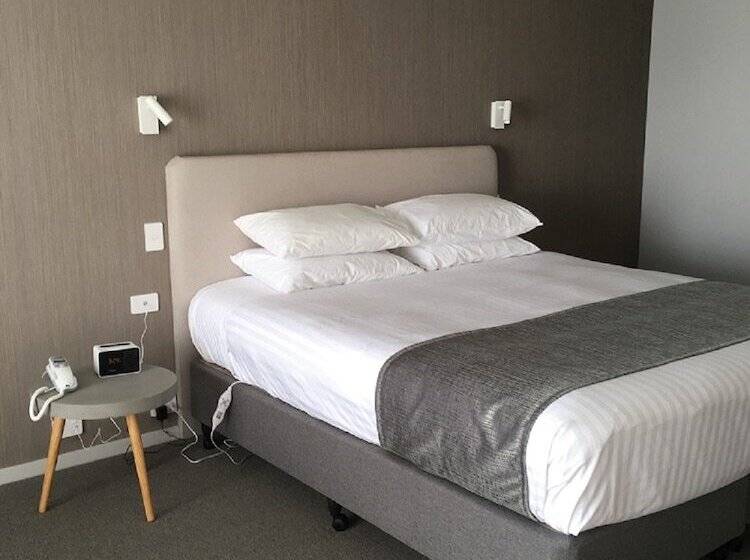 جناح, Argosy Motor Inn