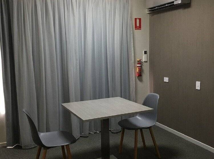 جناح, Argosy Motor Inn