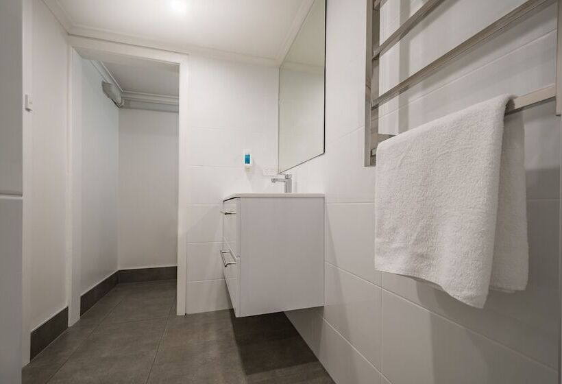 غرفة عائلية, Argosy Motor Inn