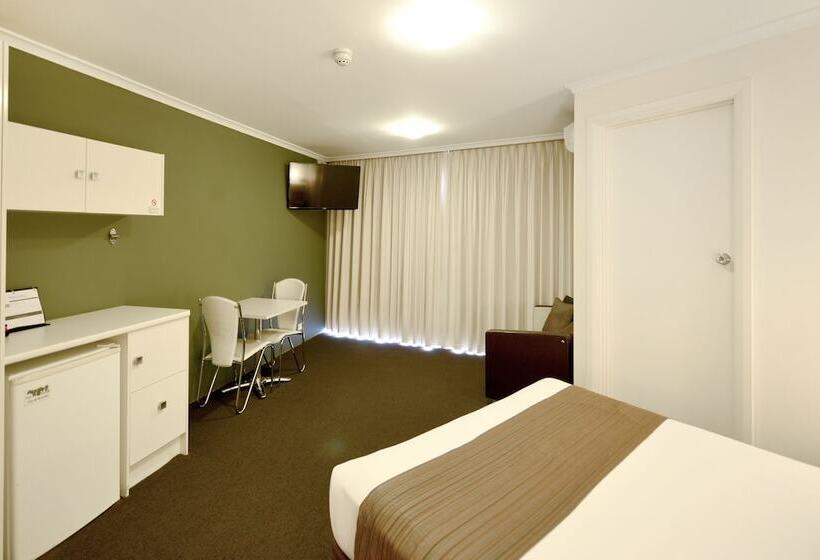 חדר סטנדרט עם מרפסת, Atlantic Tower Motor Inn