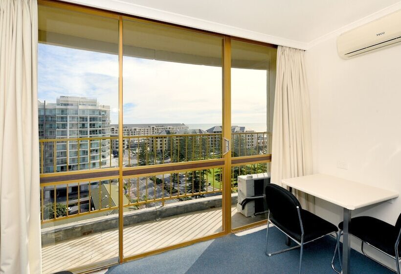 חדר סטנדרט מותאם לאדם עם מוגבלויות, Atlantic Tower Motor Inn