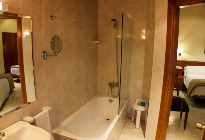 اتاق استاندارد سه نفره, Evenia Oros