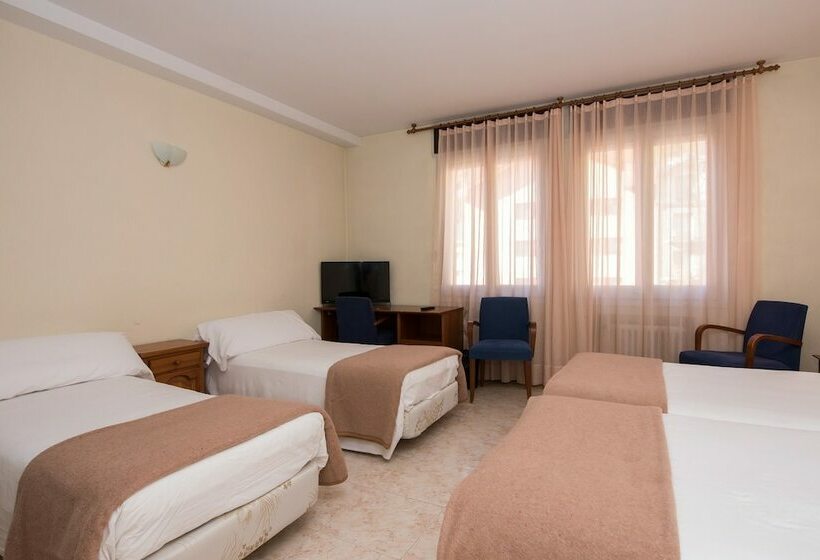 اتاق استاندارد چهار تخته, Evenia Oros