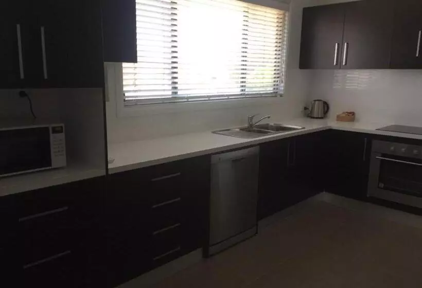 Huoneisto 2 Makuuhuonetta, Macquarie Barracks Motor Inn