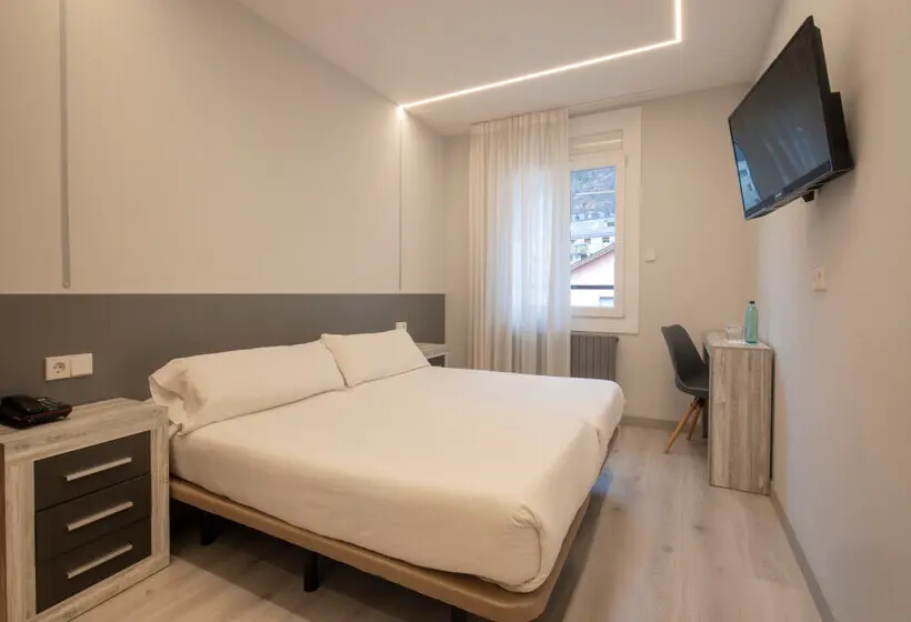 اتاق سوپریور, Oros by Nexta