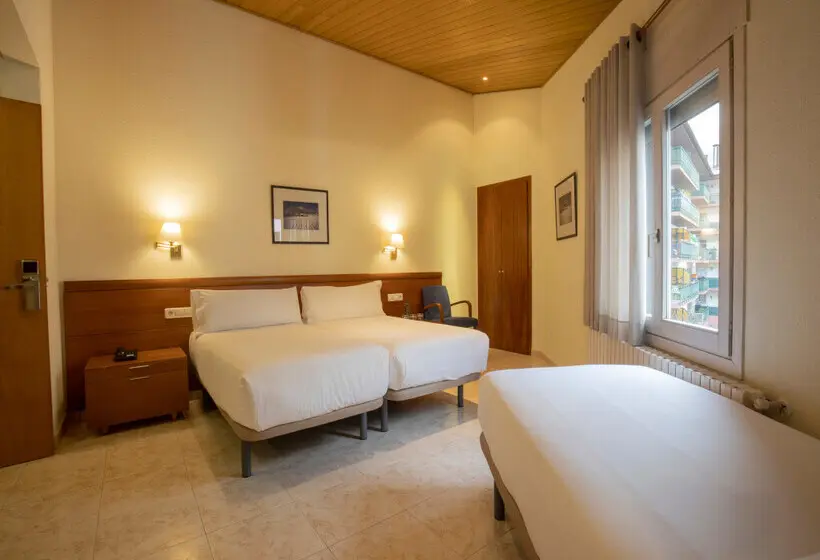 اتاق استاندارد سه نفره, Oros by Nexta