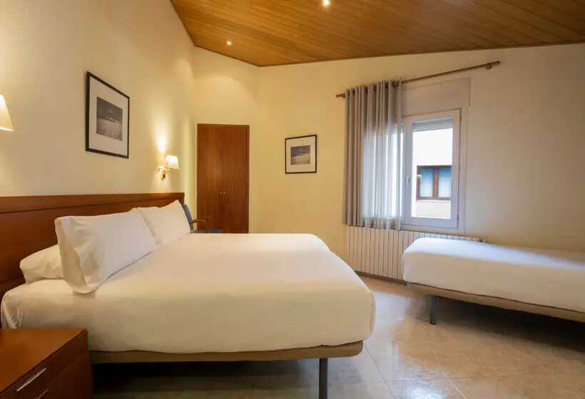 اتاق استاندارد سه نفره, Oros by Nexta